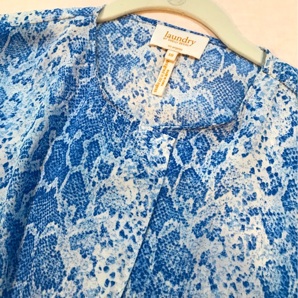 Easy breezy summer blouse, blue snake print in perfect condition. - Picture 1 of 5